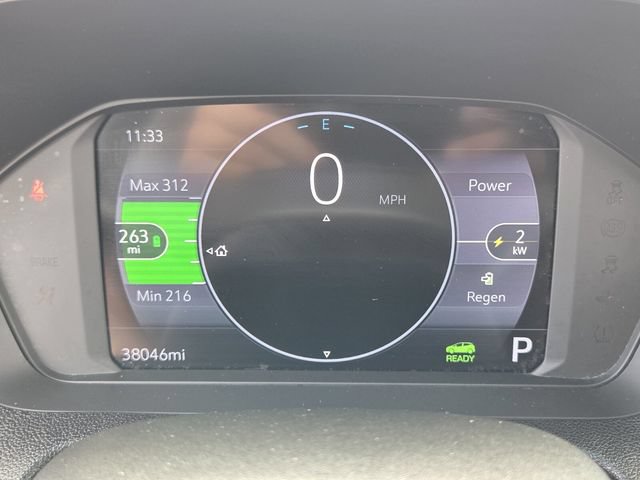 Used 2023 Chevrolet Bolt LT w/ Infotainment Package FWD image 28