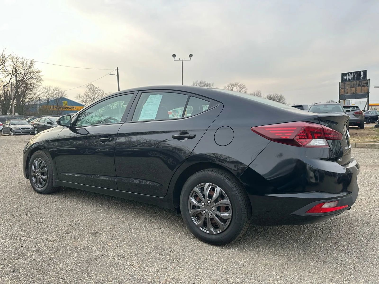 Used 2020 Hyundai Elantra SE w/ Cargo Package (C1) image 4