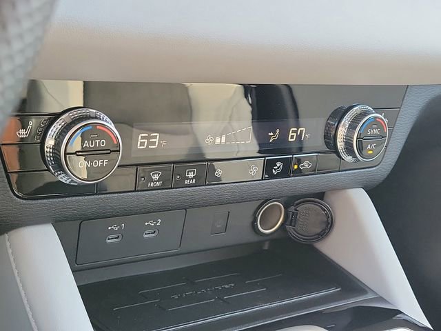 New 2025 Mitsubishi Outlander SE image 33