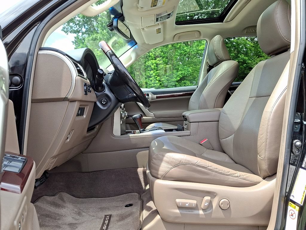 Used 2018 Lexus GX 460 Premium w/ Premium Package AWD/4WD image 14