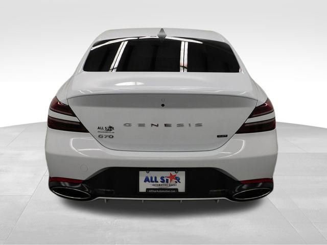 Used 2022 Genesis G70 3.3T image 9