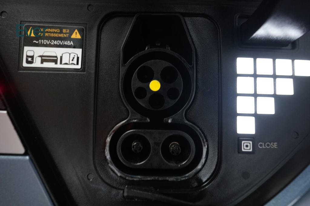 Used 2024 Hyundai Ioniq 5 SEL RWD image 10