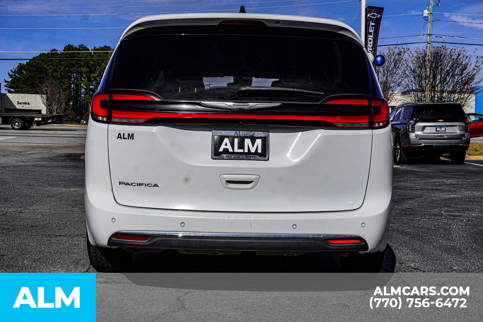 Used 2023 Chrysler Pacifica Touring-L image 13