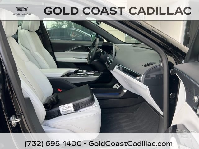 Certified 2024 Cadillac Lyriq Luxury AWD/4WD image 7