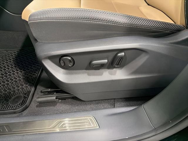 Used 2023 Volkswagen Atlas Cross Sport SE w/ Black Wheel Package image 12