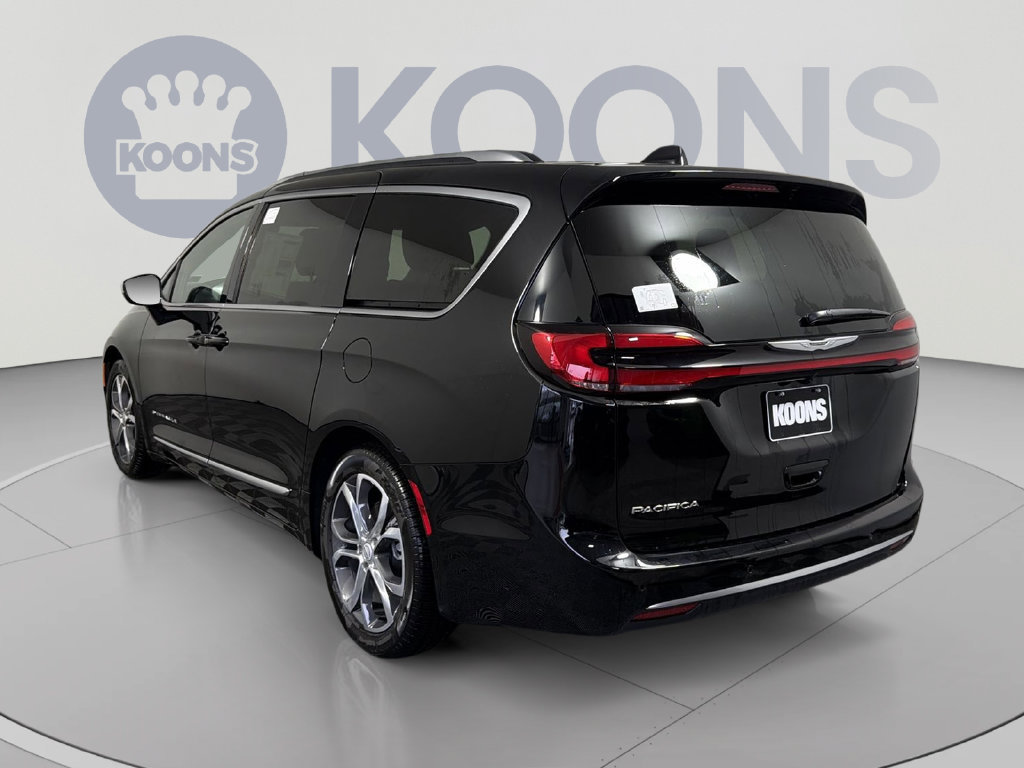 Used 2026 Chrysler Pacifica Pinnacle FWD image 4