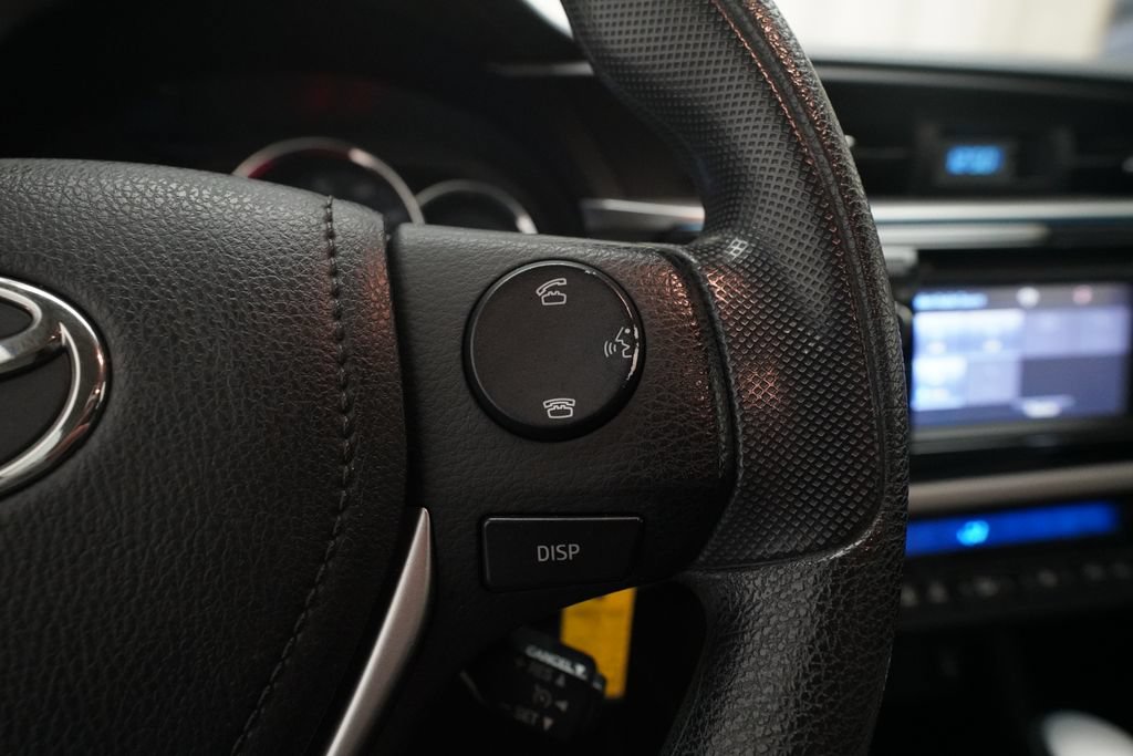 Used 2016 Toyota Corolla LE FWD image 18