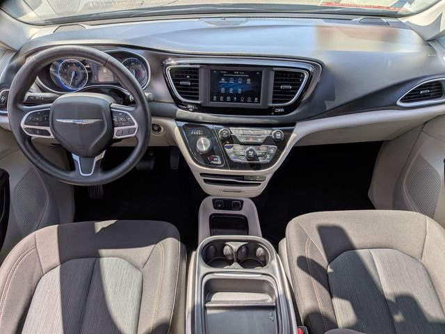 Used 2020 Chrysler Pacifica Touring FWD image 28