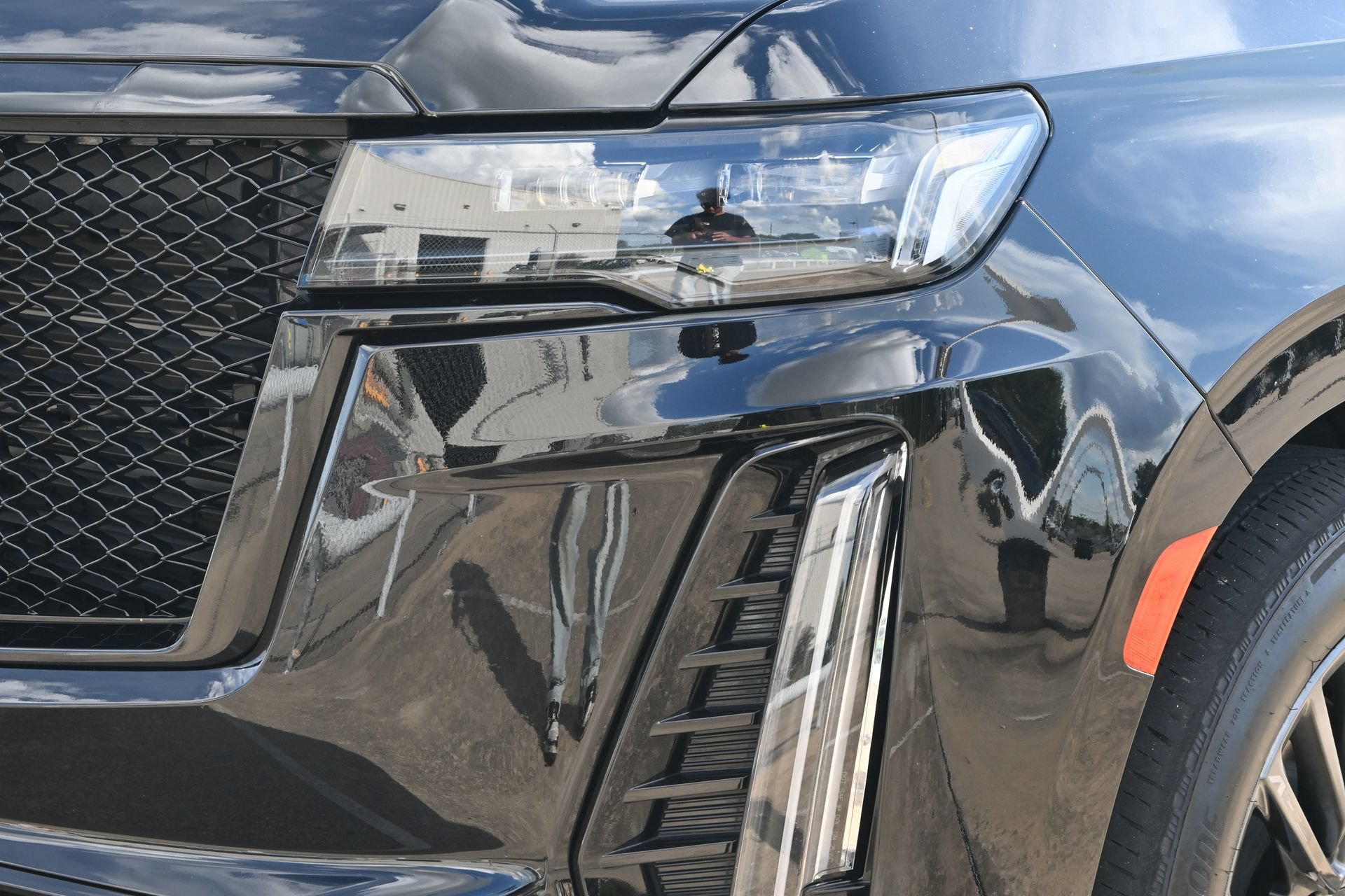 Used 2023 Cadillac Escalade V AWD/4WD image 28