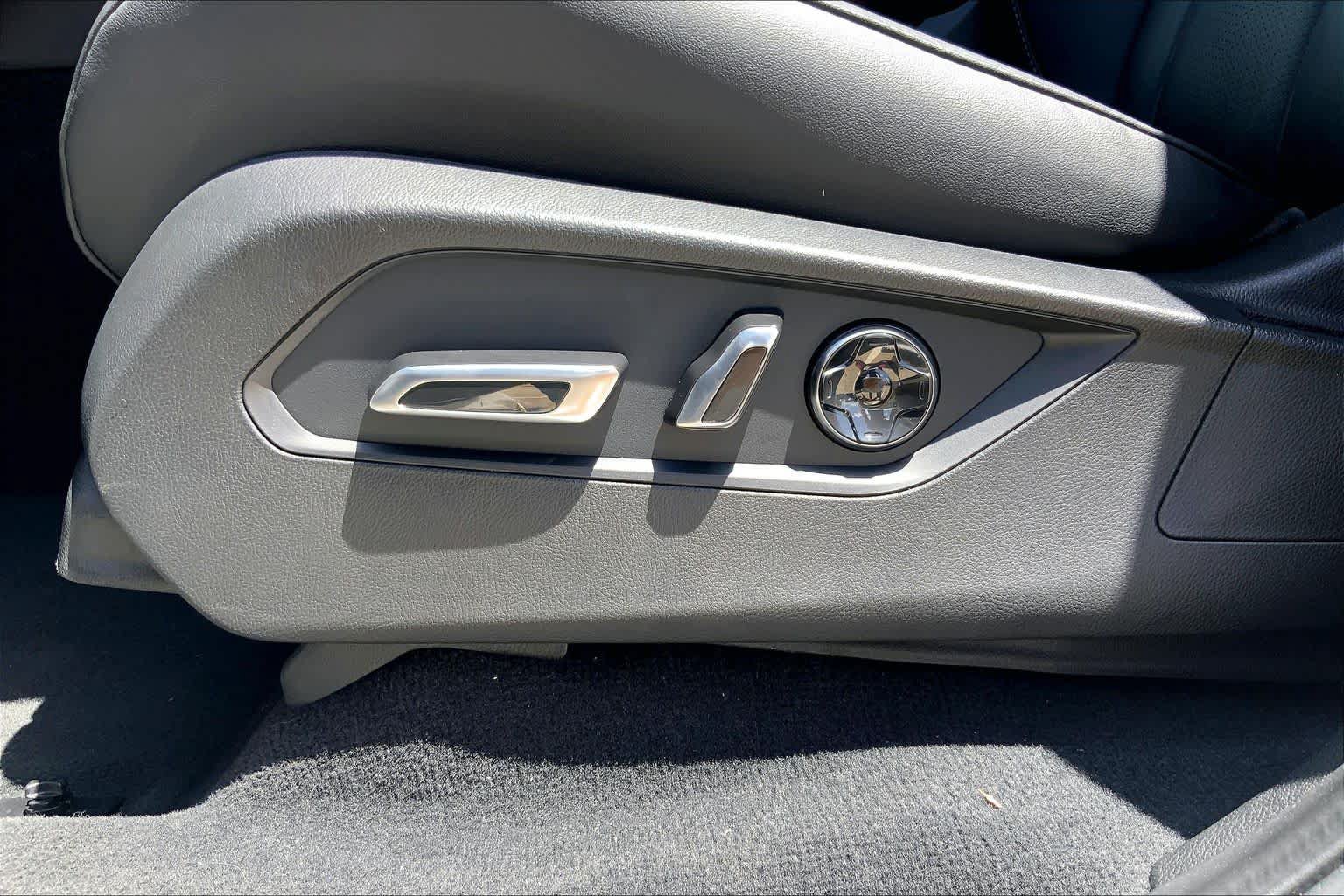 Used 2026 Acura MDX w/ Technology Package FWD image 32