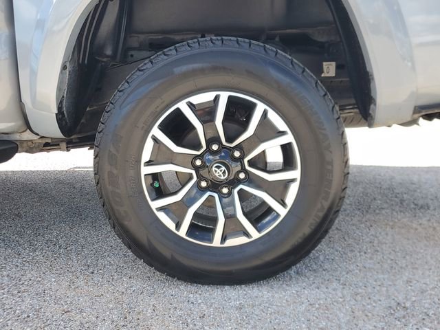 Used 2021 Toyota Tacoma TRD Sport w/ Technology Package image 9