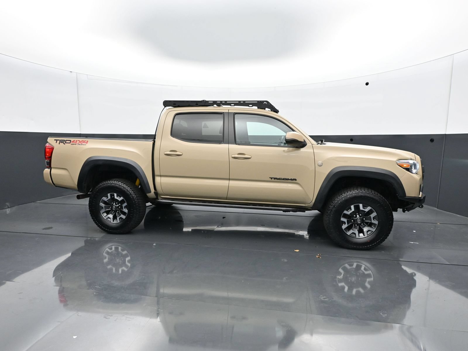 Used 2016 Toyota Tacoma TRD Off-Road AWD/4WD image 8