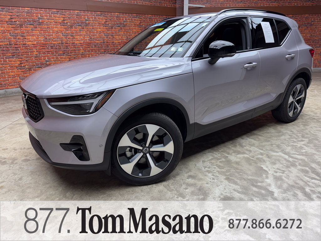 Used 2026 Volvo XC40 B5 Plus AWD/4WD image 1