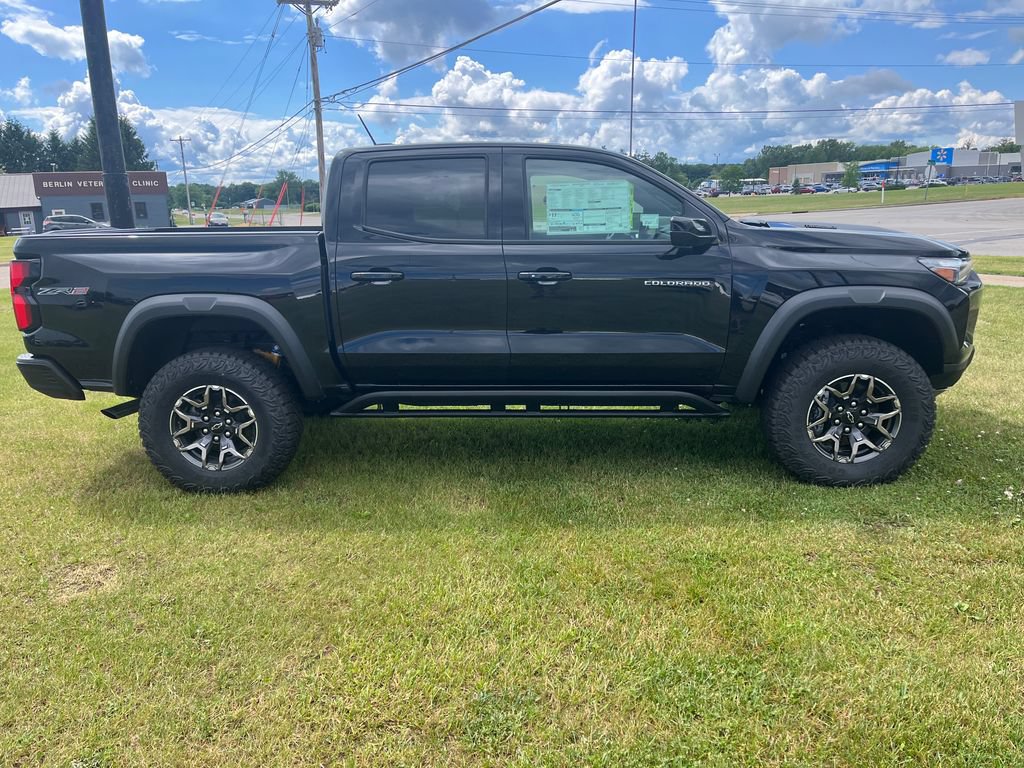 New 2025 Chevrolet Colorado ZR2 w/ Technology Package AWD/4WD image 4