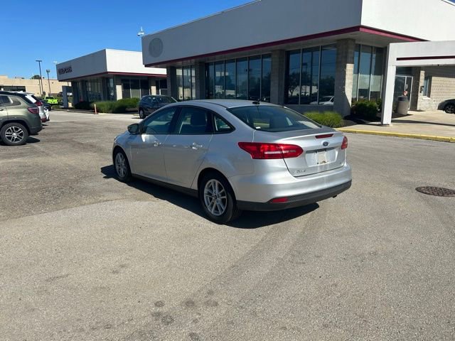 Used 2018 Ford Focus SE FWD image 3