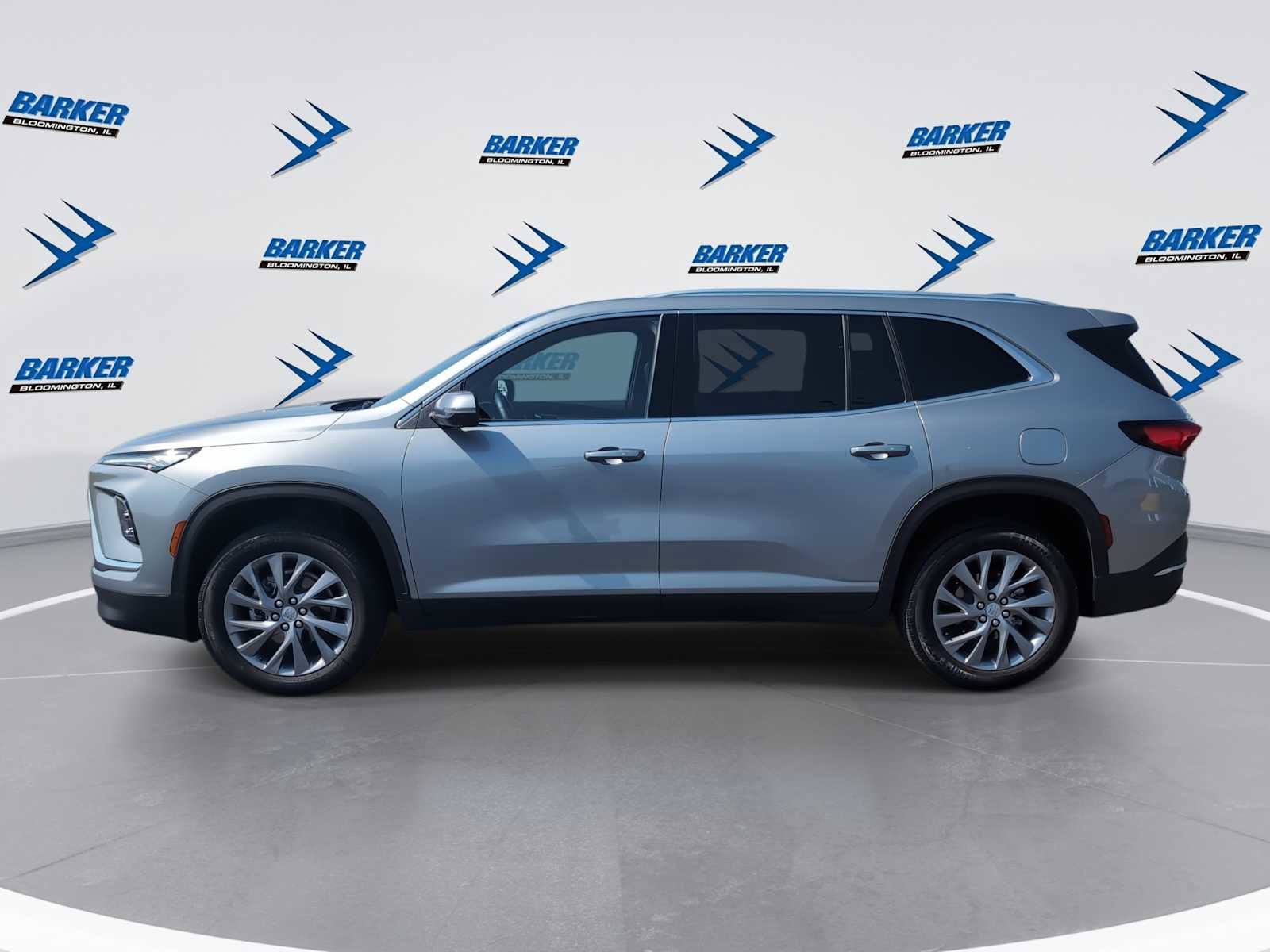 Used 2025 Buick Enclave Preferred image 5