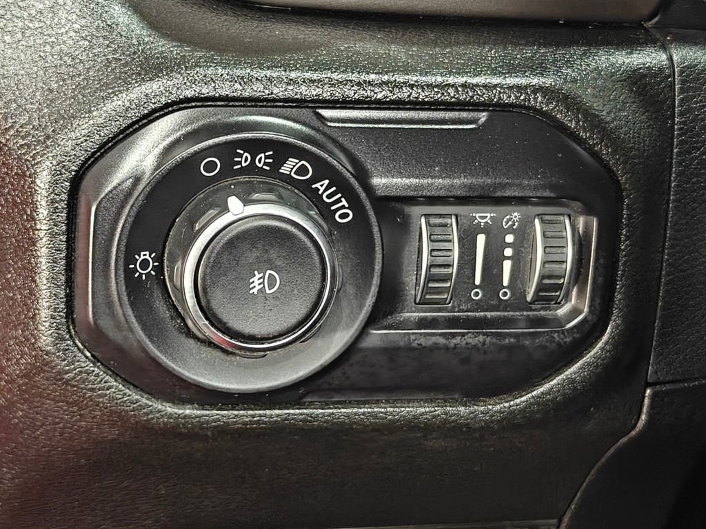 Used 2018 Jeep Wrangler Unlimited Sport S image 38
