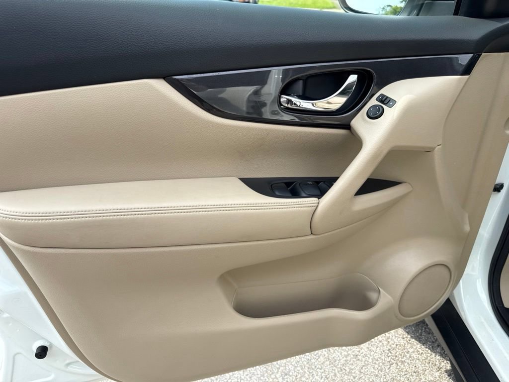 Used 2020 Nissan Rogue SV AWD/4WD image 21