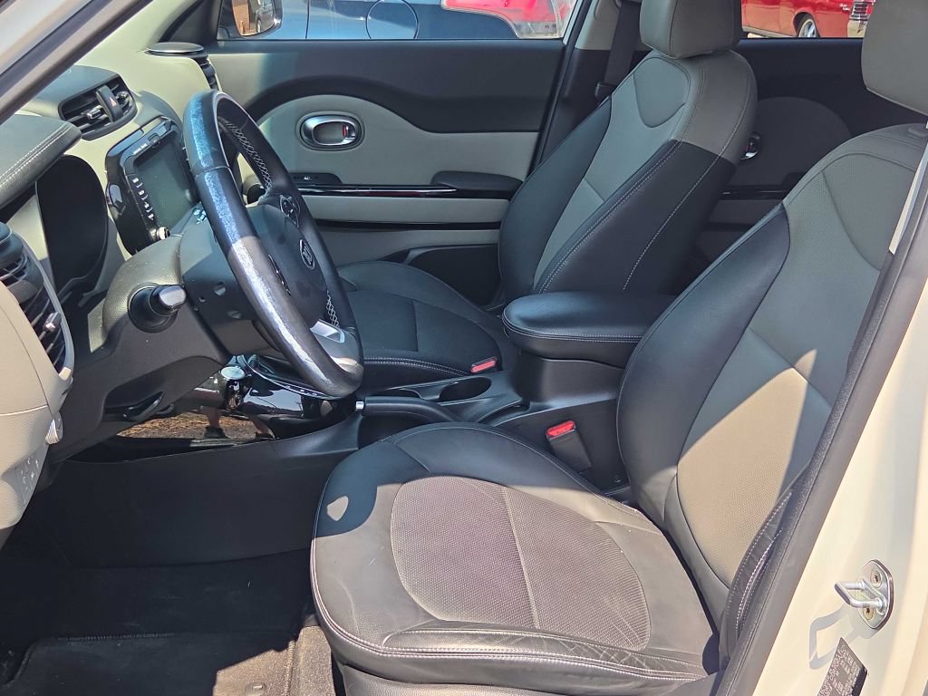 Used 2019 Kia Soul + w/ Primo Package FWD image 5