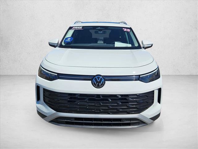 Certified 2025 Volkswagen Tiguan SE FWD video 2