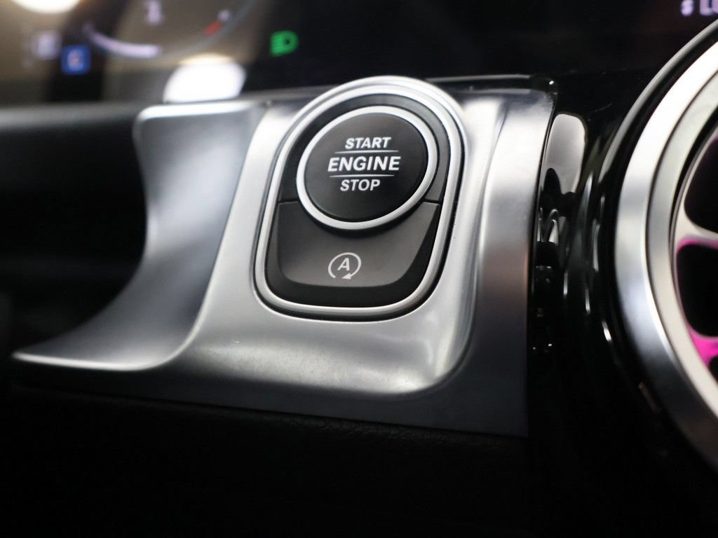 Used 2023 Mercedes-Benz GLB 250 w/ AMG Line image 37