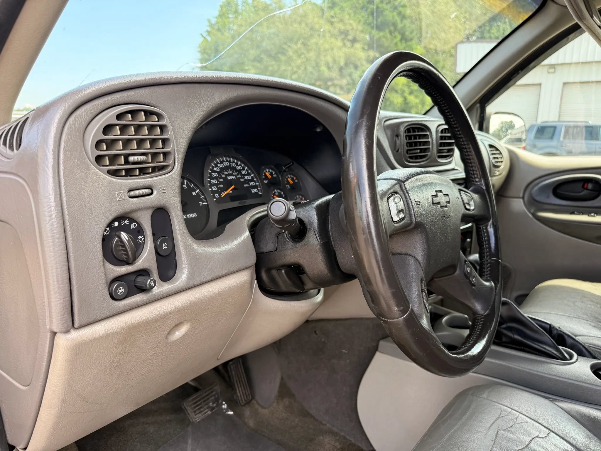 Used 2003 Chevrolet TrailBlazer LT w/ Preferred Equipment Group RWD image 17