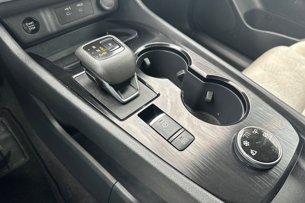 Used 2025 Nissan Rogue SV image 22