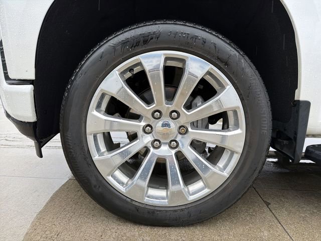 Used 2022 Chevrolet Silverado 1500 High Country w/ Technology Package AWD/4WD image 12