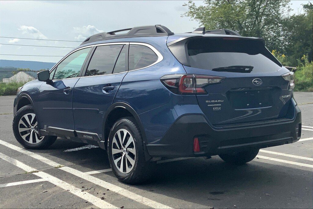Used 2020 Subaru Outback Premium w/ Popular Package #1 AWD/4WD image 4