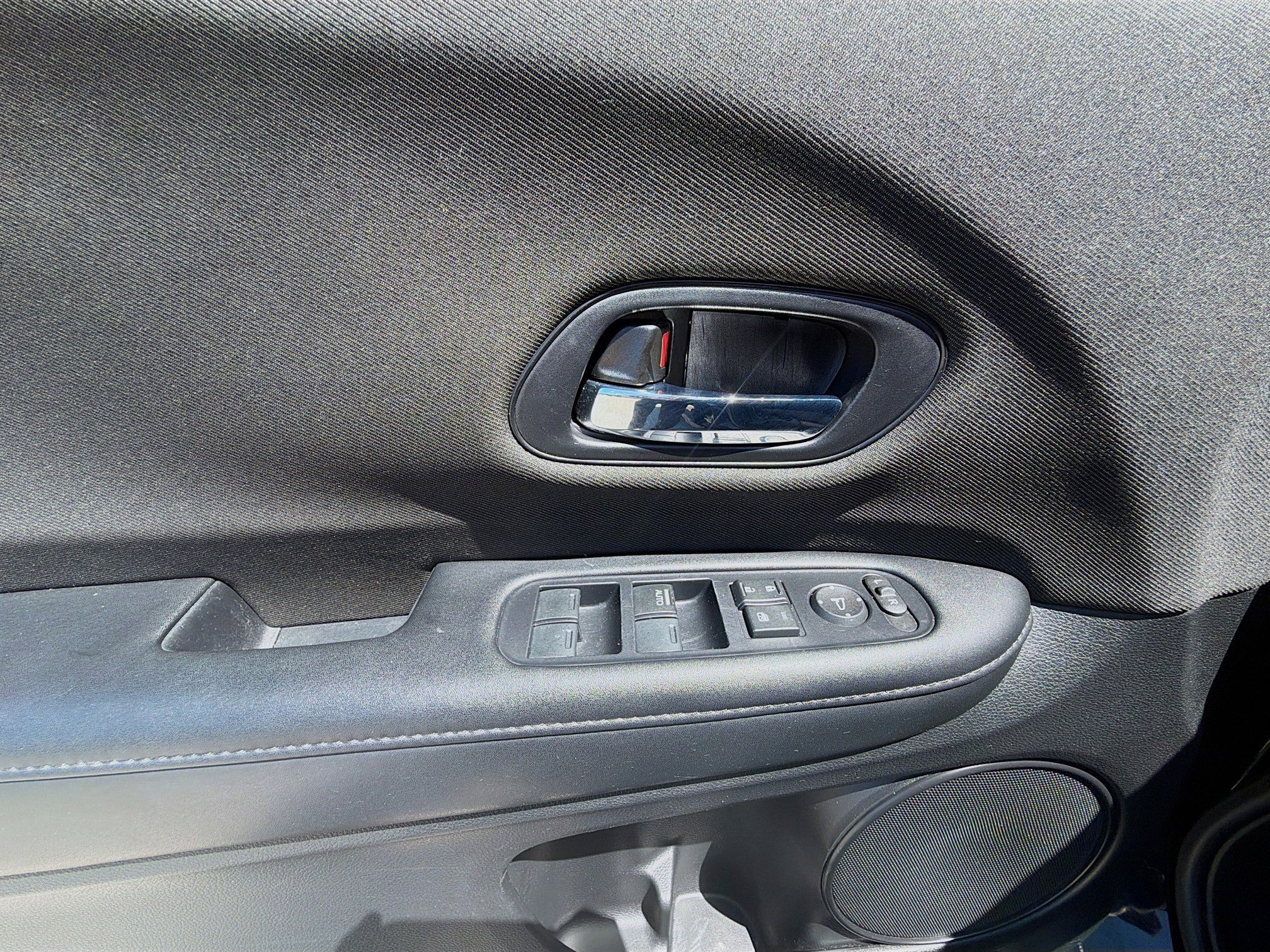 Certified 2020 Honda HR-V LX image 17