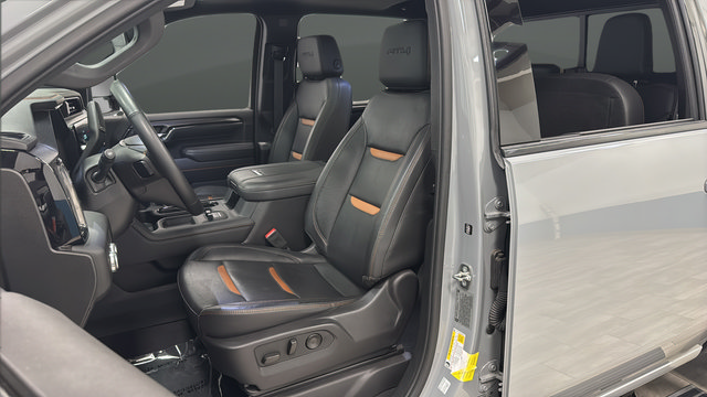 Used 2024 GMC Sierra 3500 AT4 w/ AT4 Premium Plus Package AWD/4WD image 9