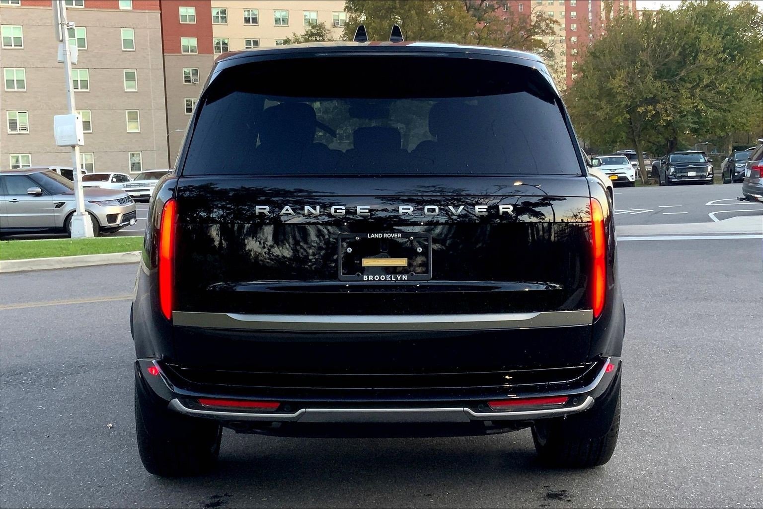 New 2025 Land Rover Range Rover SE image 4