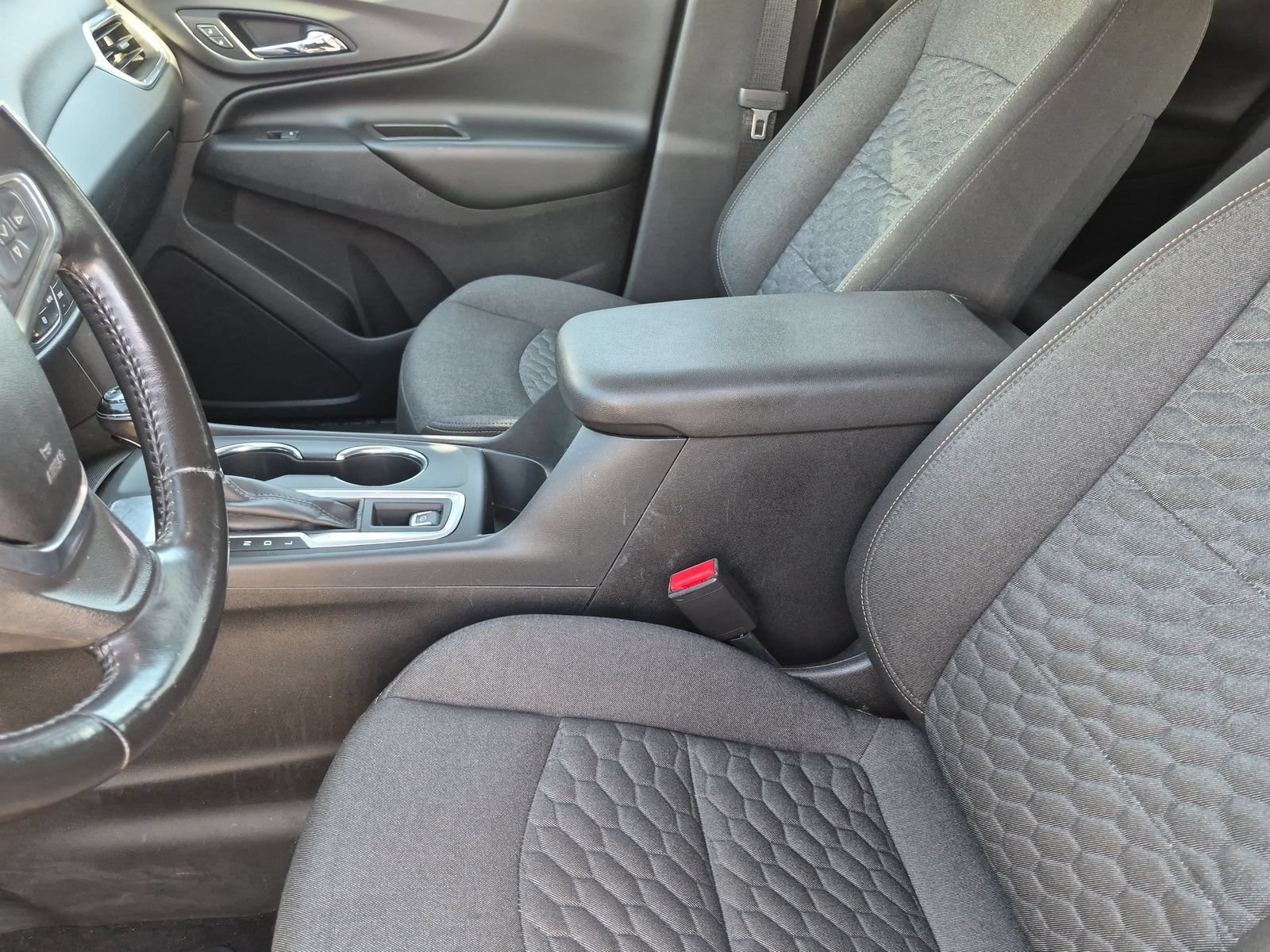 Used 2018 Chevrolet Equinox LT FWD image 17