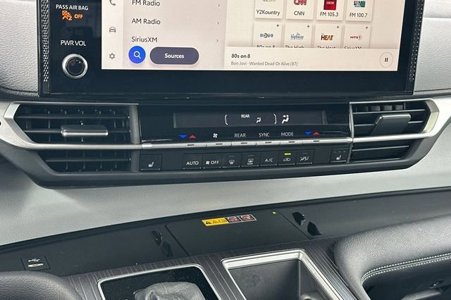 Used 2025 Toyota Sienna XLE w/ XLE Plus Package image 24