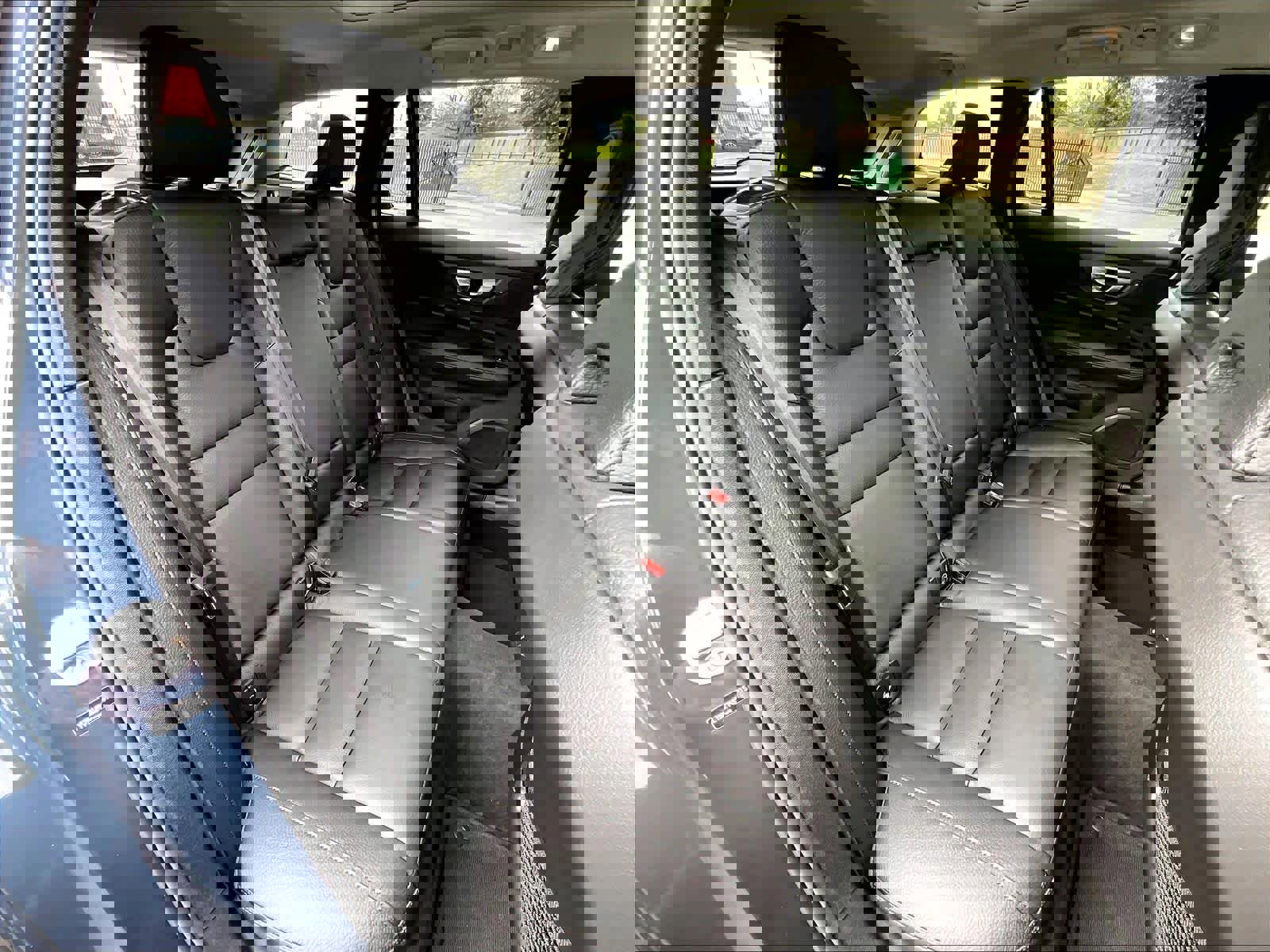 Used 2025 Volvo V60 B5 Cross Country Plus AWD/4WD image 29