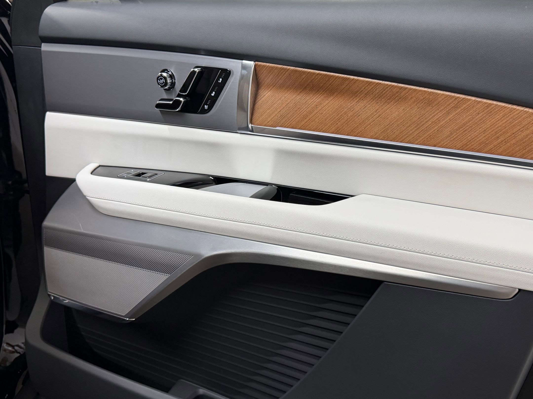 New 2026 Cadillac Vistiq Luxury AWD/4WD image 50