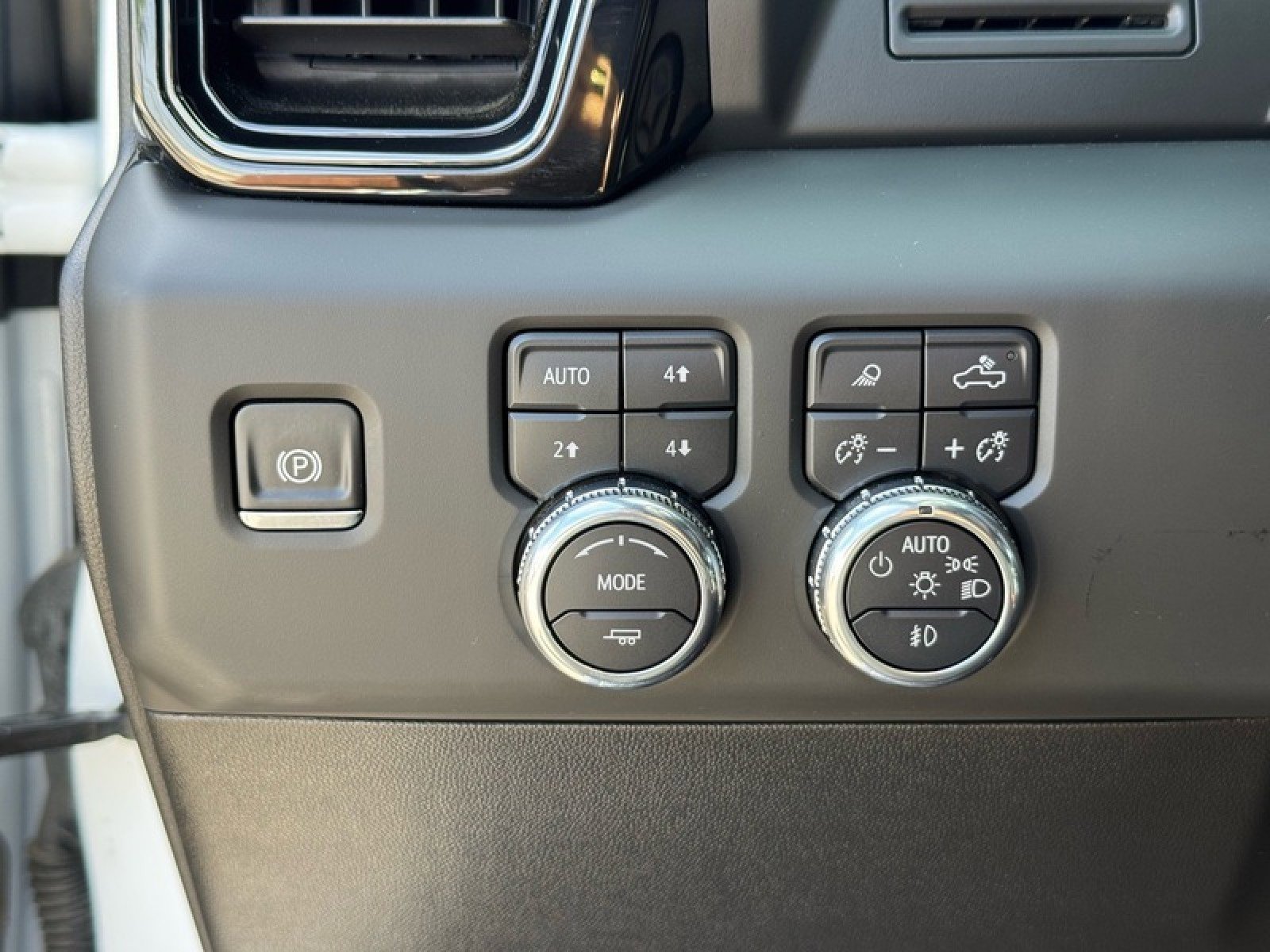 Used 2025 GMC Sierra 1500 AT4 AWD/4WD image 26