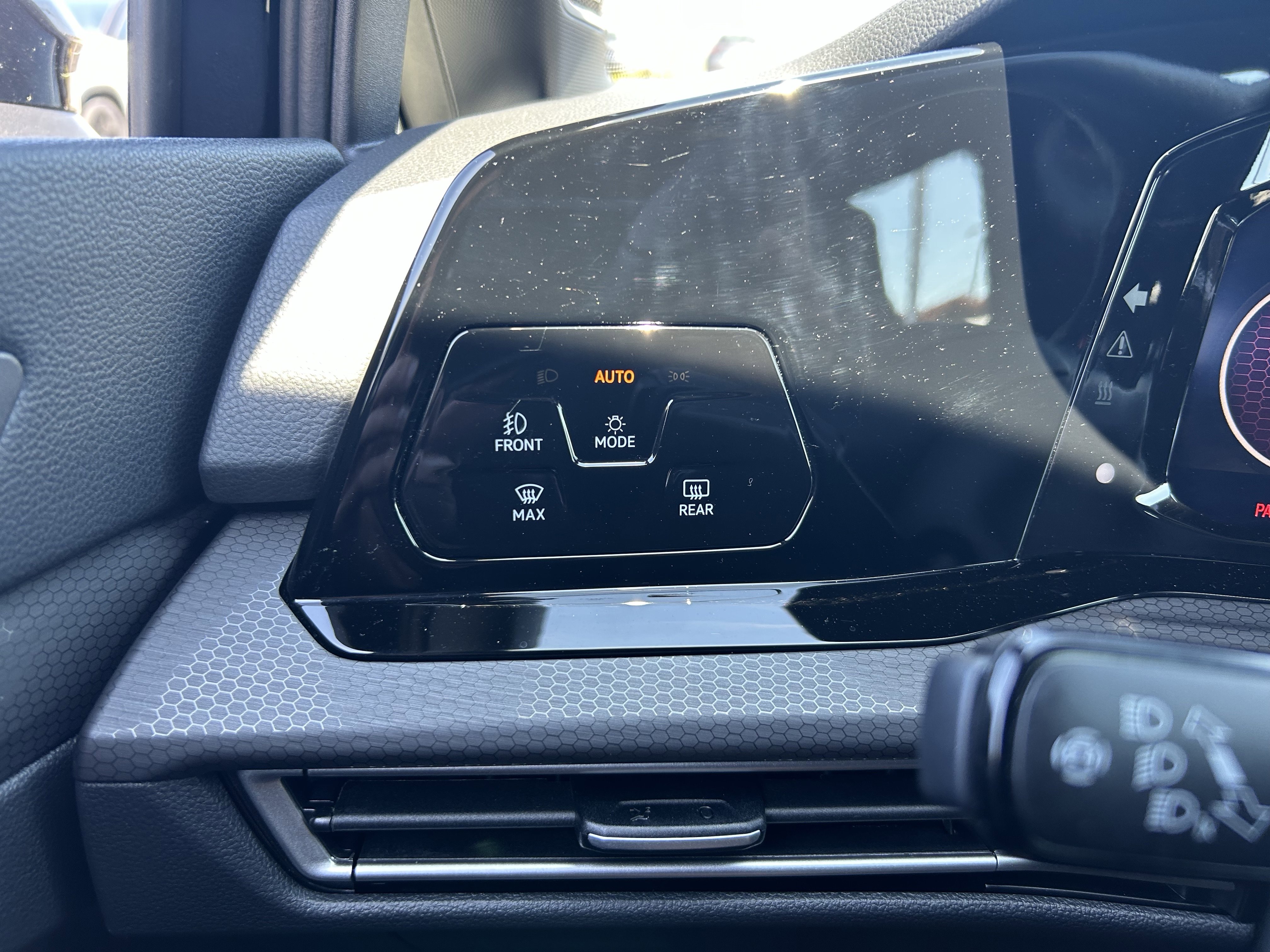 Certified 2024 Volkswagen GTI SE FWD image 21