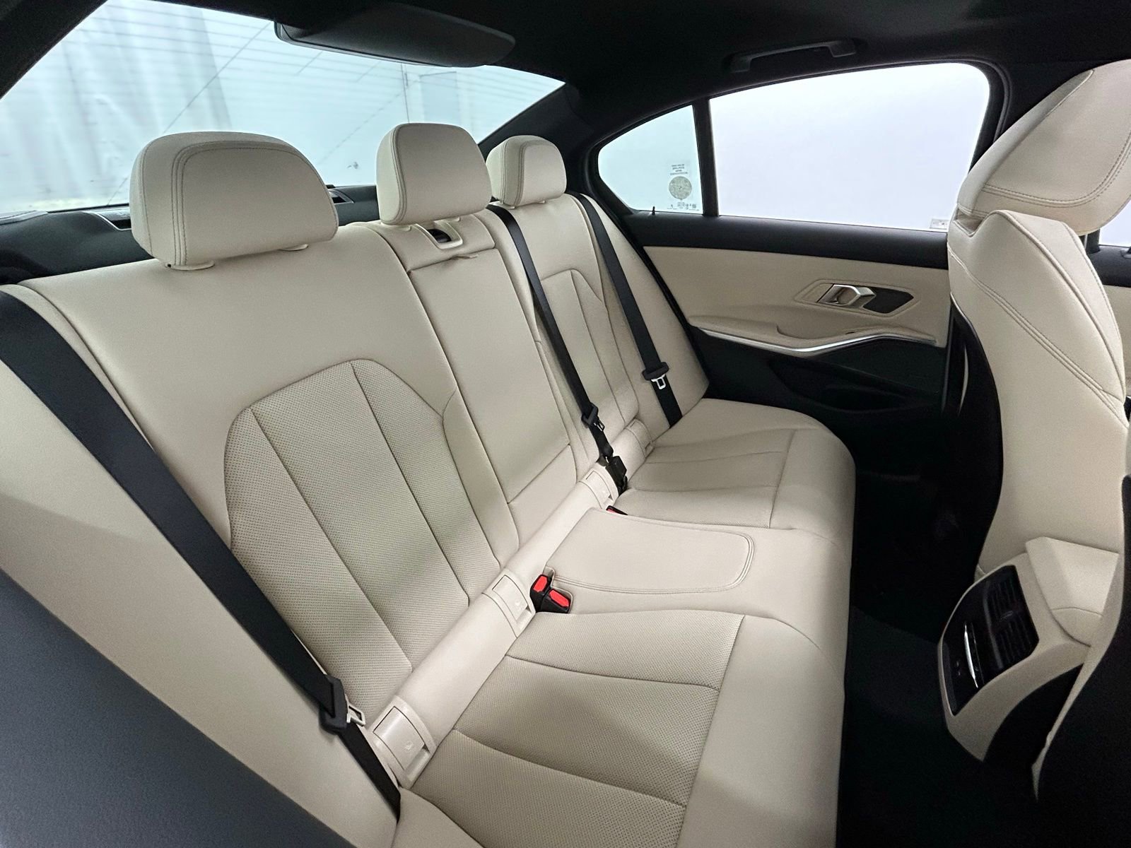 Used 2026 BMW 330i xDrive Sedan w/ Premium Package image 40