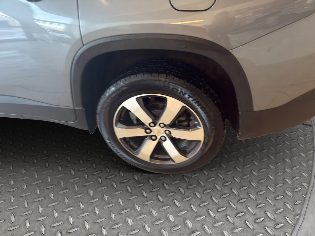 Certified 2021 Chevrolet Traverse LT w/ LT Premium Package image 22