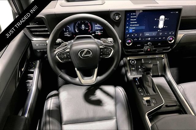 Used 2025 Lexus GX 550 w/ Accessory Package (2T) image 5