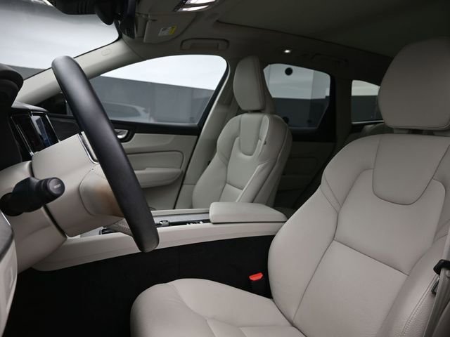 Used 2023 Volvo XC60 B5 Plus w/ Climate Package image 9