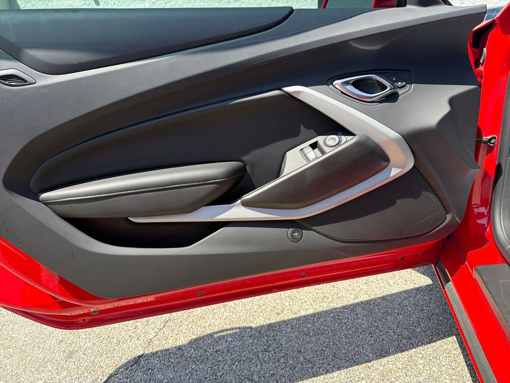 Used 2020 Chevrolet Camaro LT RWD image 18