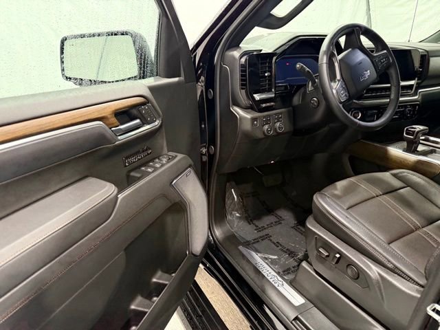Used 2025 Chevrolet Silverado 1500 High Country w/ High Country Premium Package image 31