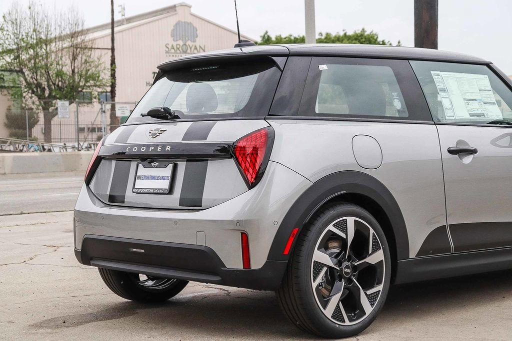 New 2026 MINI Cooper 2-Door Hardtop image 10