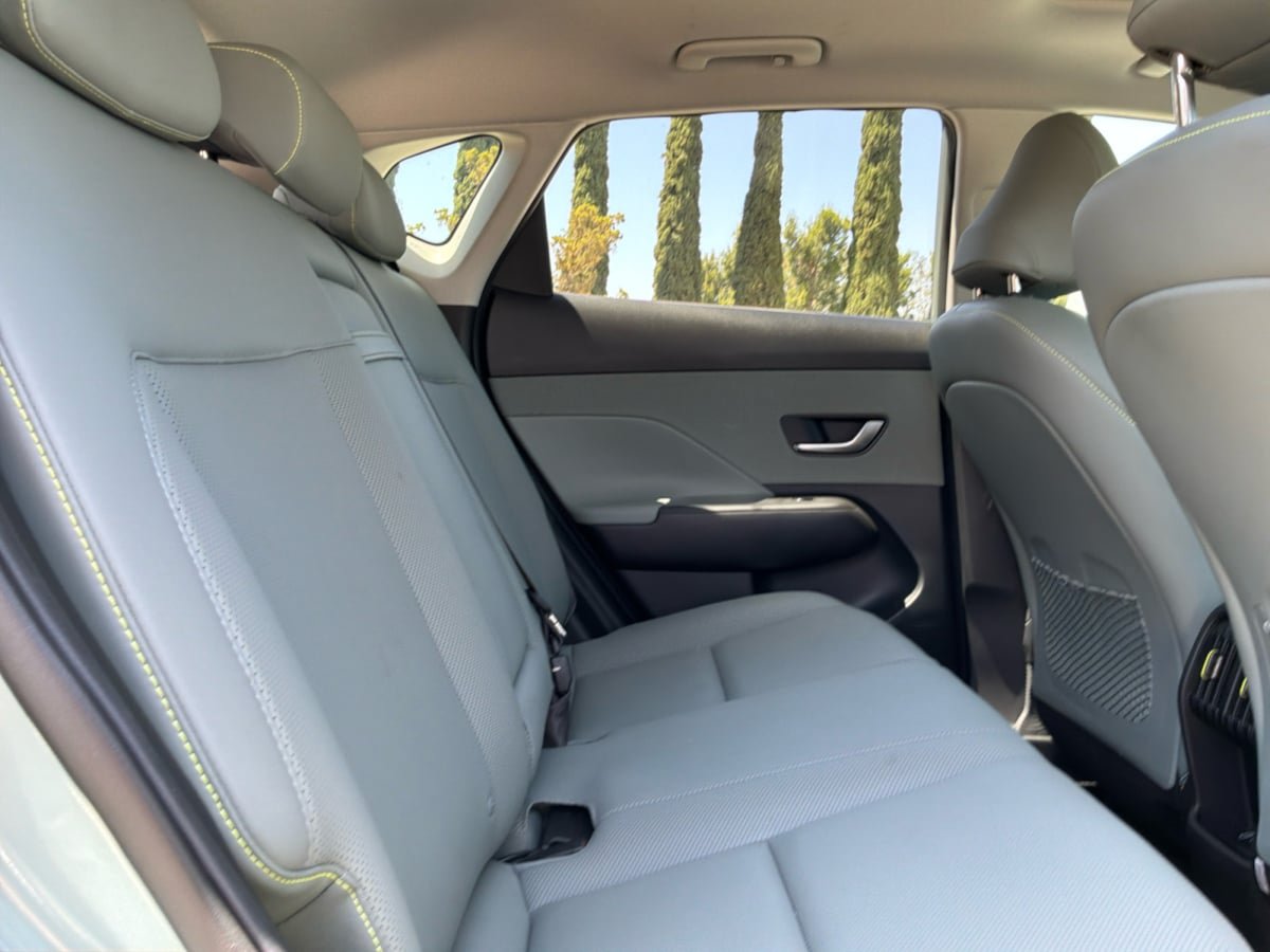 Used 2024 Hyundai Kona Limited FWD image 20