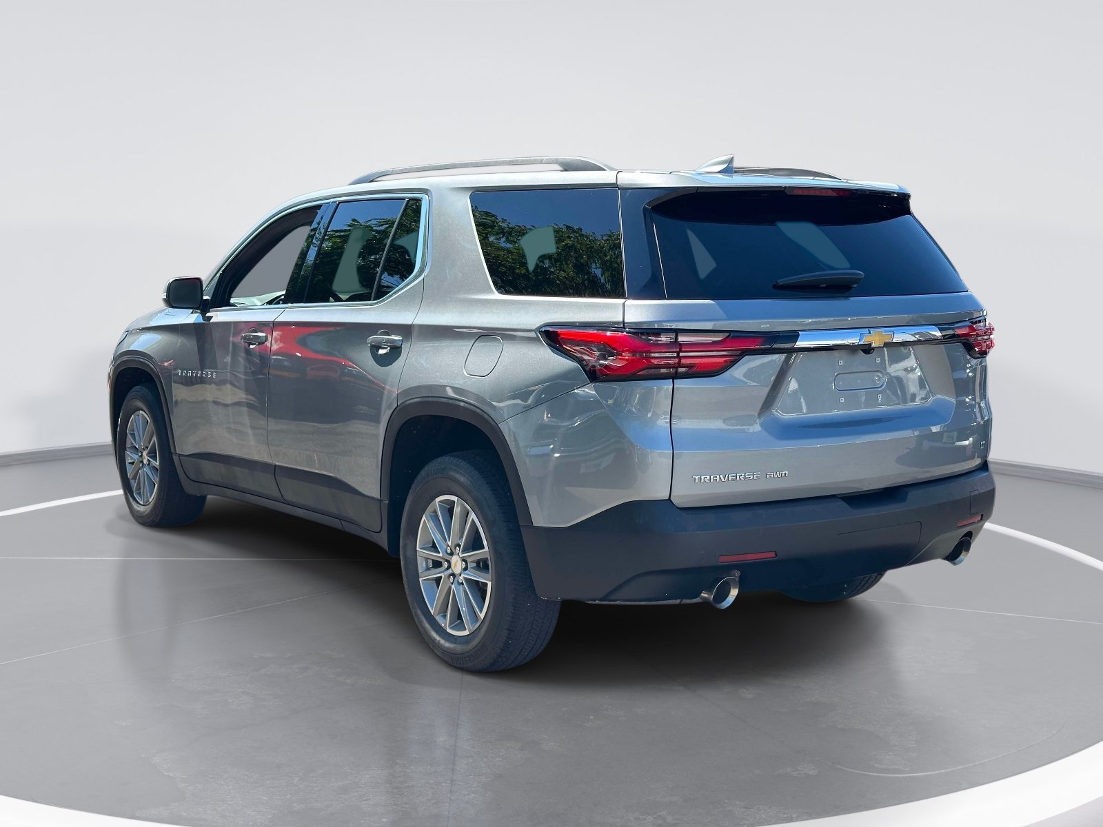 Used 2023 Chevrolet Traverse LT AWD/4WD image 6