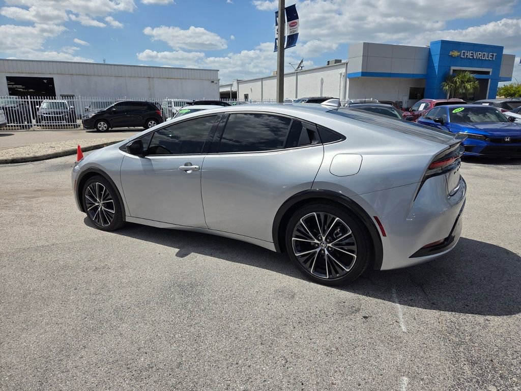 Used 2023 Toyota Prius XLE FWD image 10