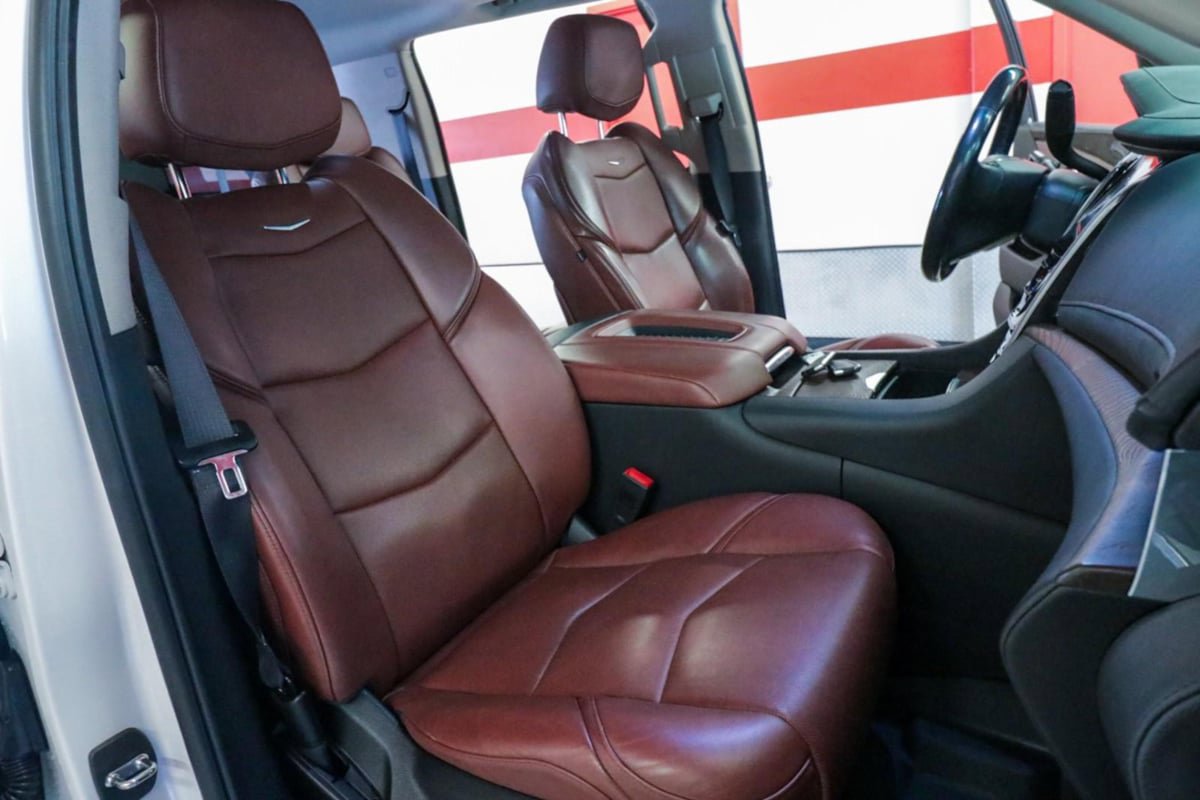 Used 2019 Cadillac Escalade ESV Premium Luxury image 24