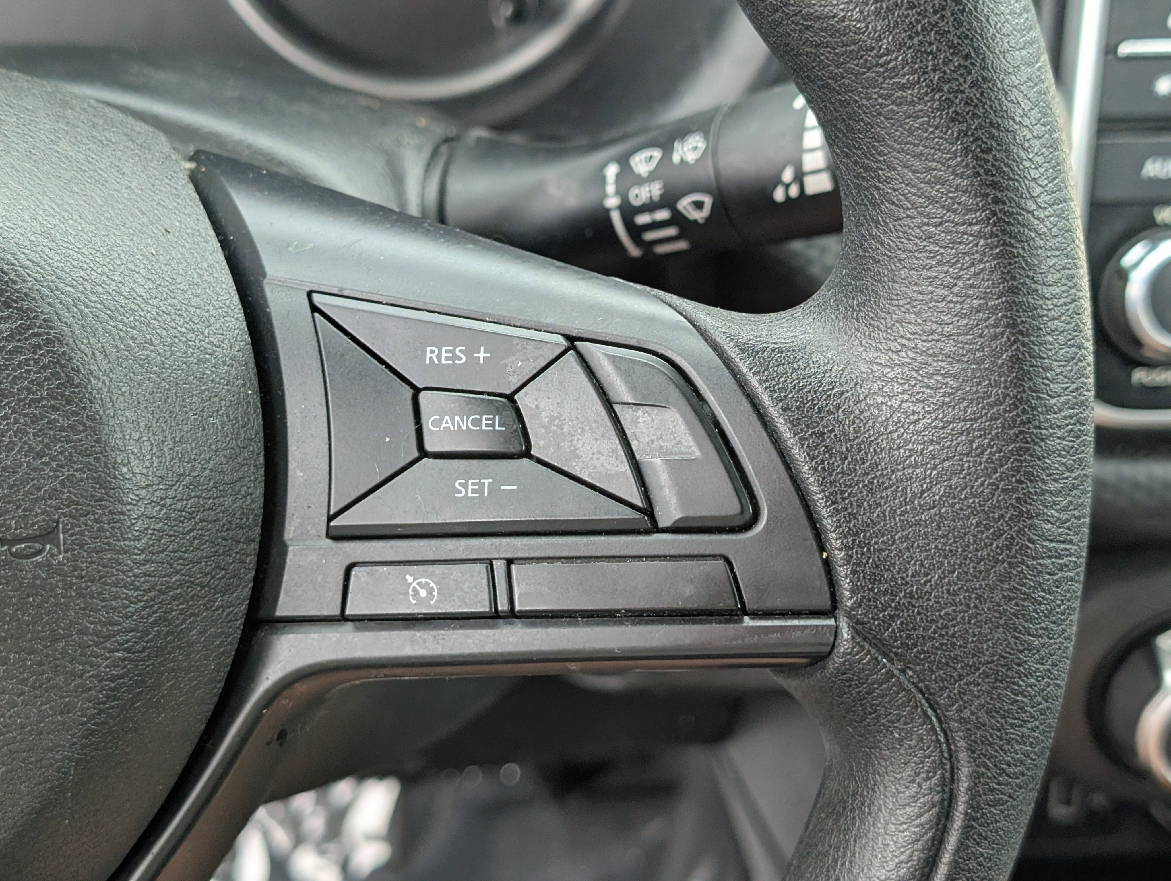 Used 2024 Nissan Kicks S image 19